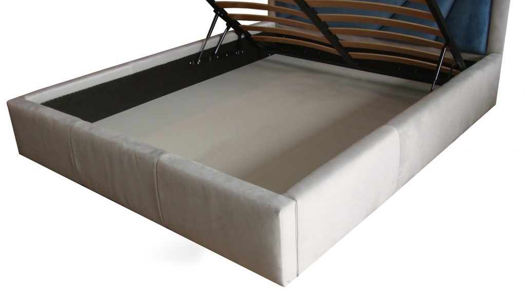 Detaliu la interior lada cu deschidere sistem somiera rabatabila pat tapitat Sole iak.ro